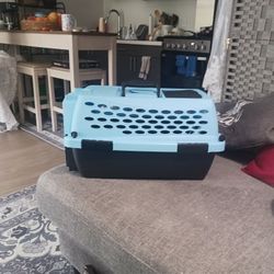 PORTABLE SMALL  DOG CRATE/COLLAR/HARNESS 