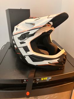 Bell Mx9 full face helmet