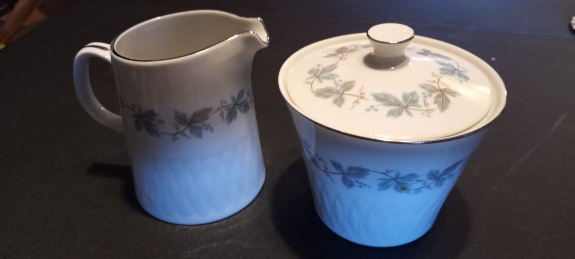 Elegant Sango Strafito Connoisseur fine china creamer and lidded sugar set