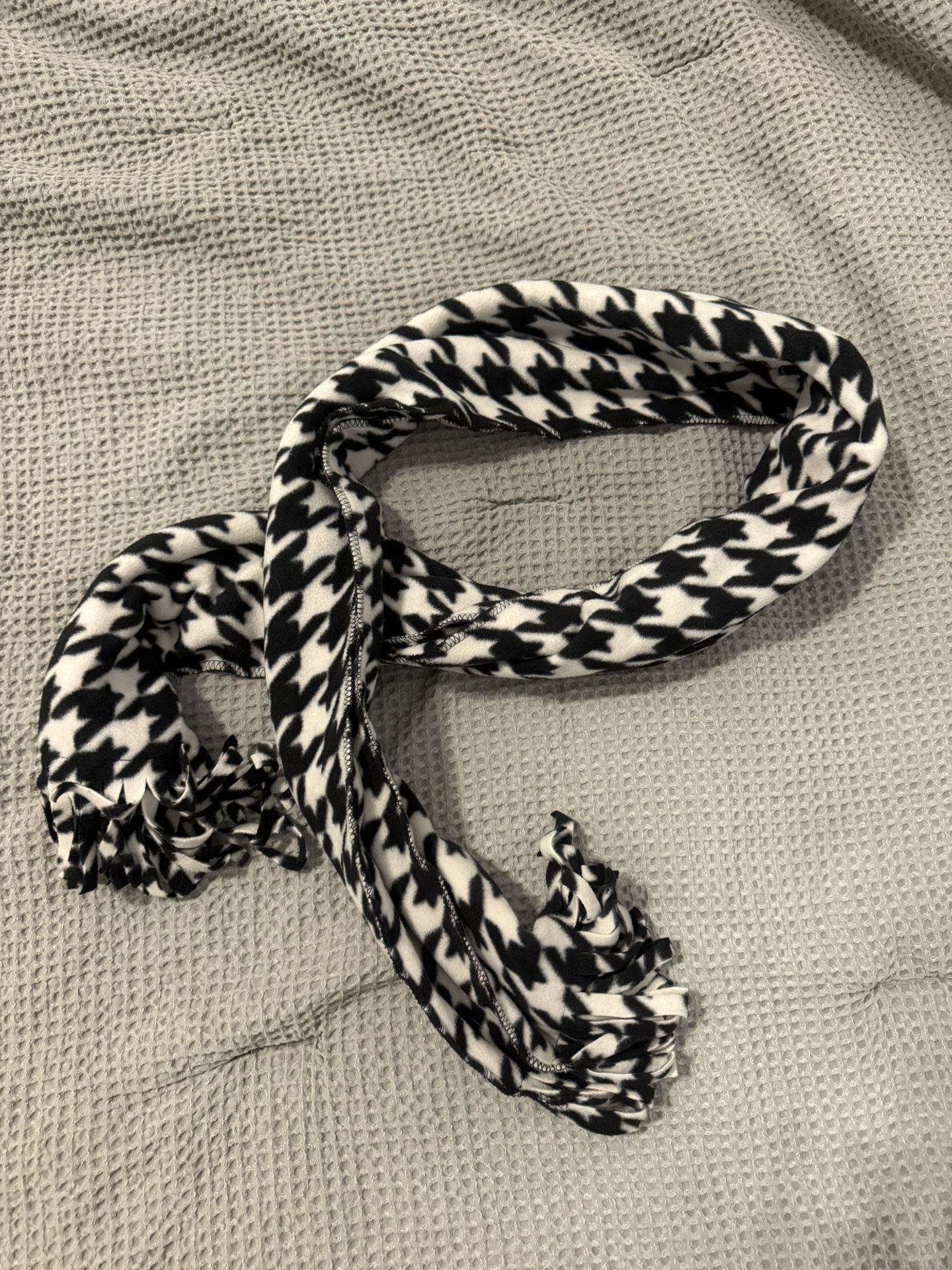 {MERONA} Houndstooth Fleece Scarf