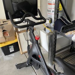 Exercise Bike Peloton 