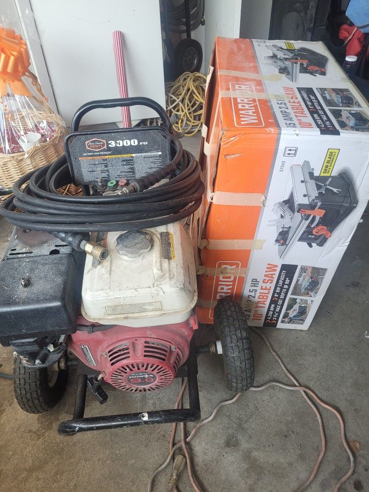 ESPRAYADORA Y MESA CORTA MADERA