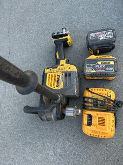 Dewalt drill motor with  2. Bateries  9 V , 6 V &charger