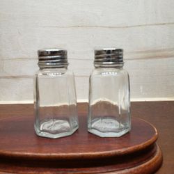 Gemco  USA #8 & 10 Salt Pepper Shakers | Stainless Steel Tops| Glass | Vintage 
