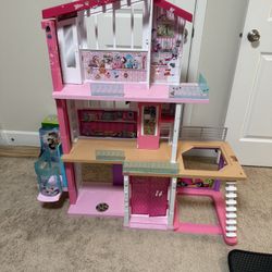 Barbie Dream House 