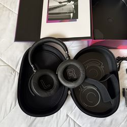 Yamaha YH-E700A Active Noise-Cancelling Wireless Headphones - Black