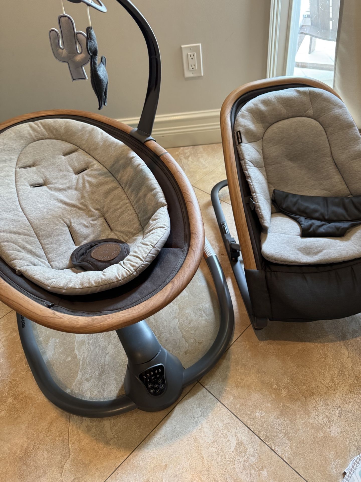 Maxi Cosi Rocker Chair-Great Condition (Like new)
