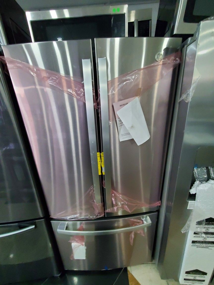 GE Fridge 33 Inches New Open Box Warranty Side 33 No Dent No Scratches Warranty Six Month Store Warranty ..$1399