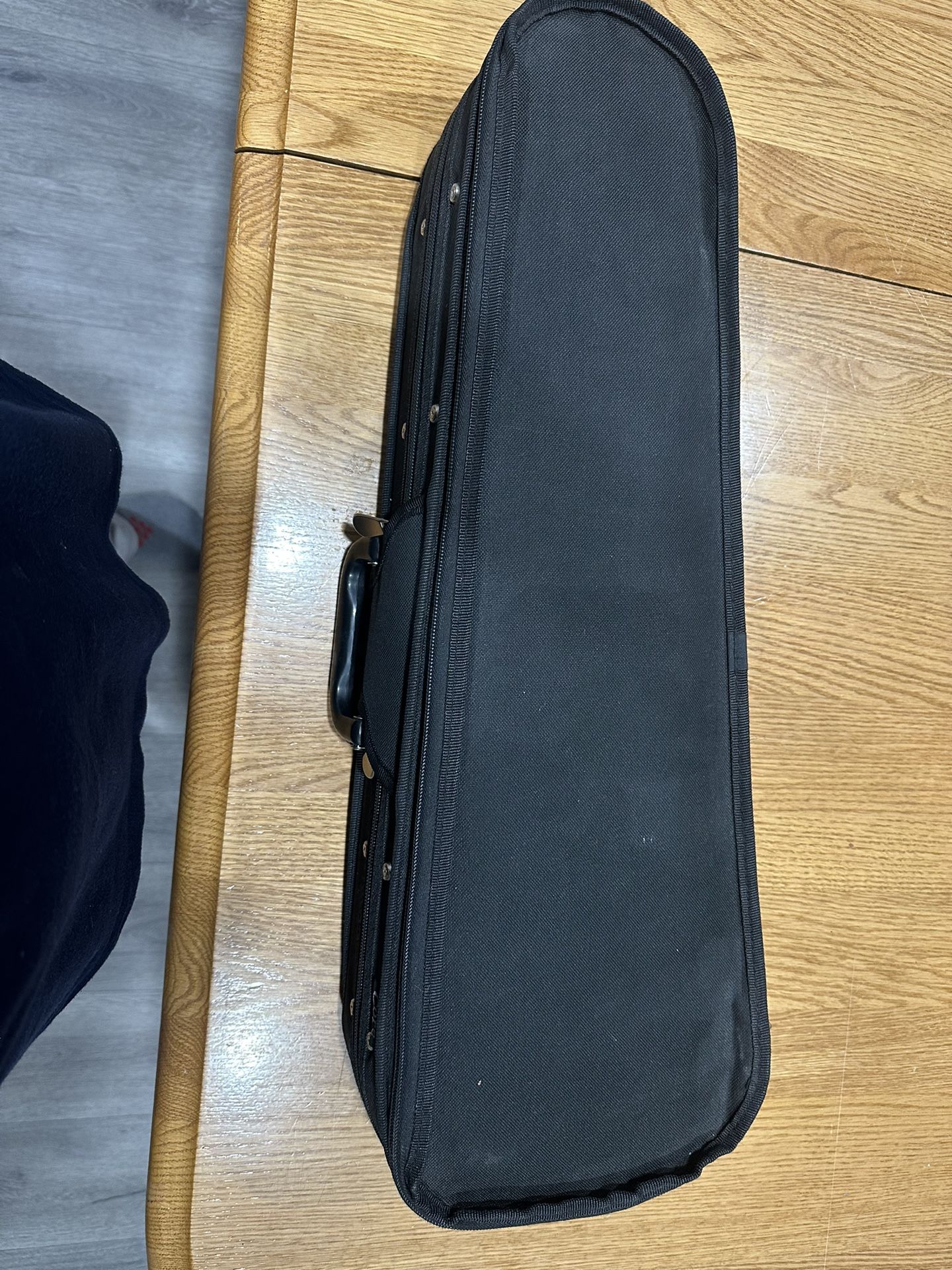 Core Violin Case – Lightweight, Black, Hard Shell with Plush Interior