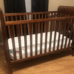 Graco Crib With Changing Table