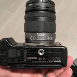 Sony-Camera-with-lens