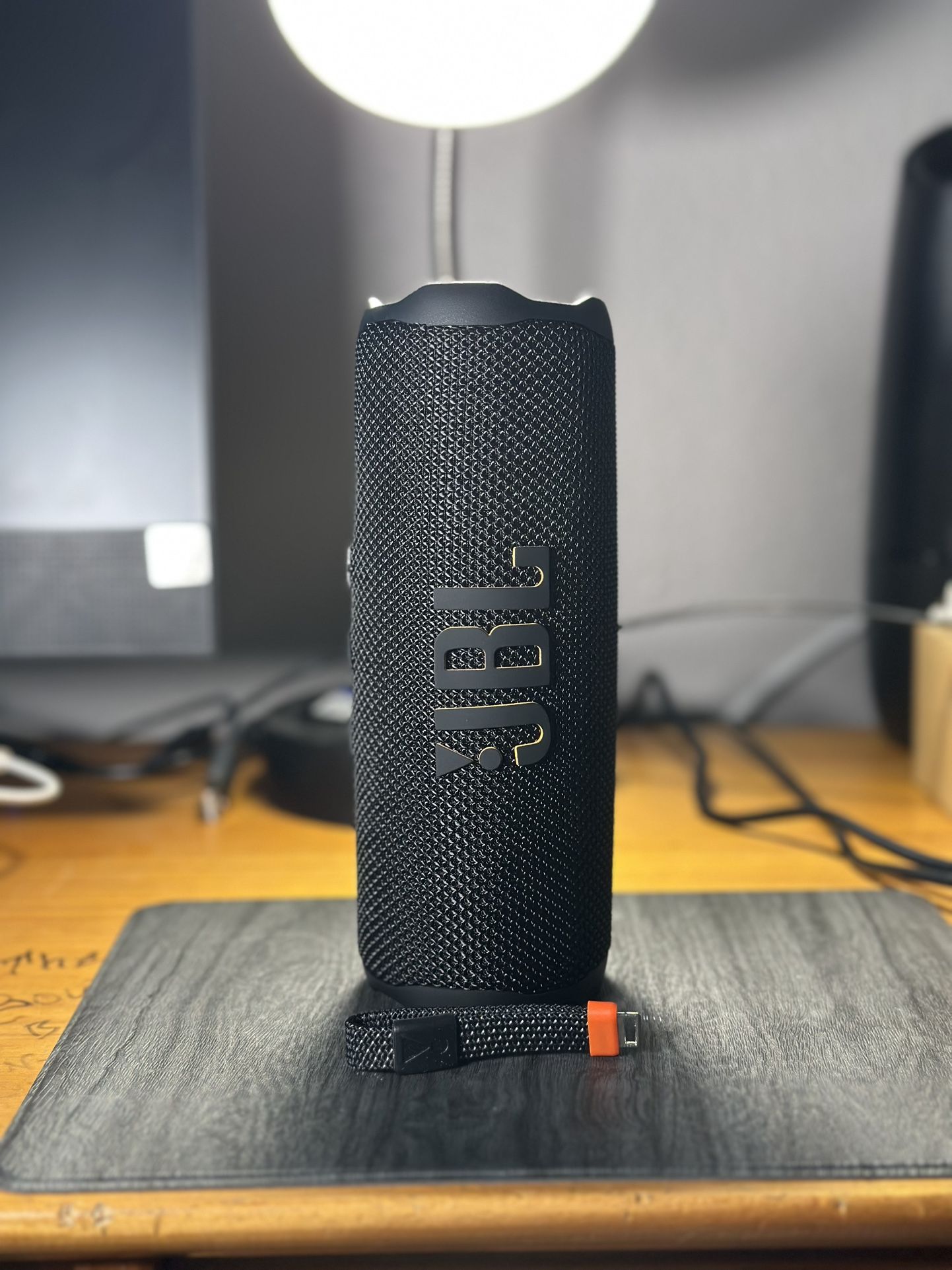 Bluetooth Speaker (Black) Shipping only