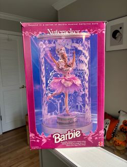 NEW 1991 nutcracker Barbie