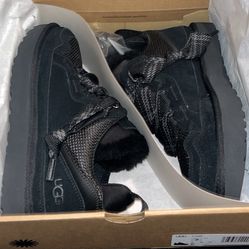 Ugg Lowmel Black (Brand New) Women’s Size 7