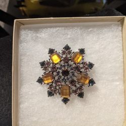 Vintage Brooch Pin.