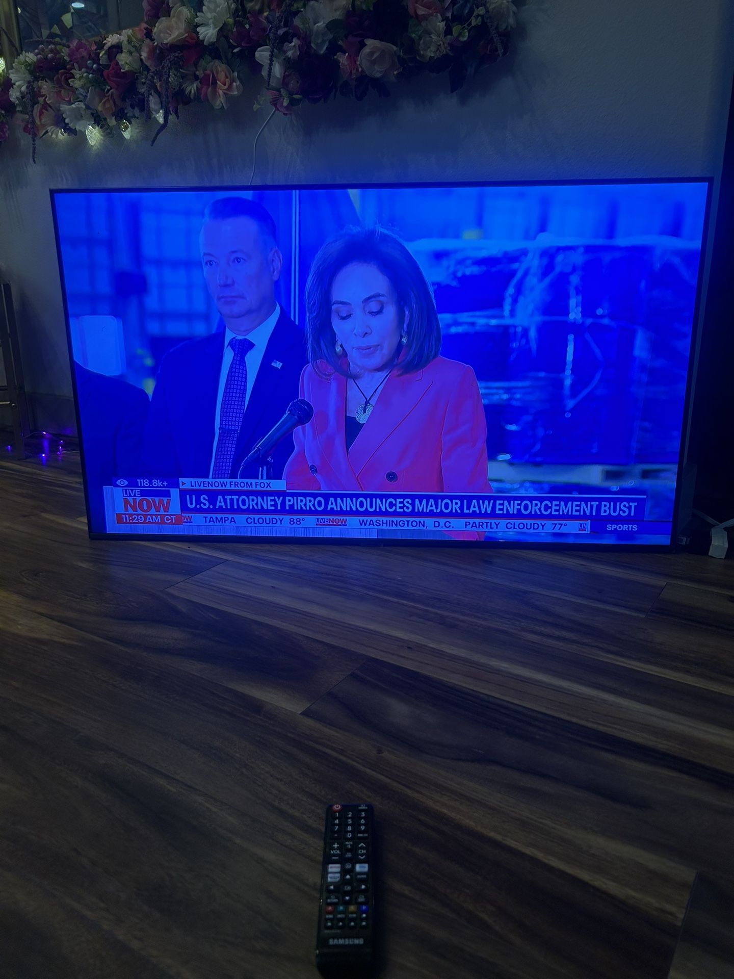 (it’s Not Blue lol) 50 Inch Tv Samsung Smart Tv Comes With Mount