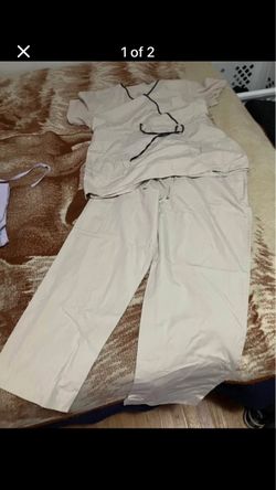 $15, Women’s scrubs set size Large