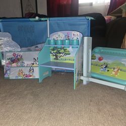 Bluey Desk Set and Toddler Bed 