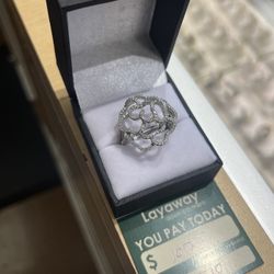 White Gold Flower Ring 