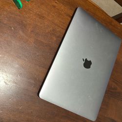 MacBook Pro M2