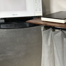 Like New Magic Chef Microwave And GE Mini Fridge Selling As A Combo 