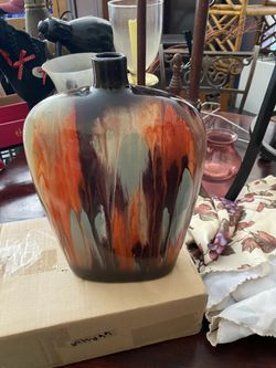 Decorative multicolor base