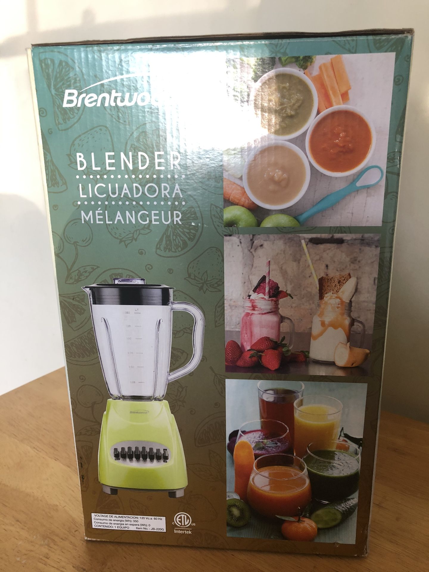 Brentwood blender new with plastic jar In Box