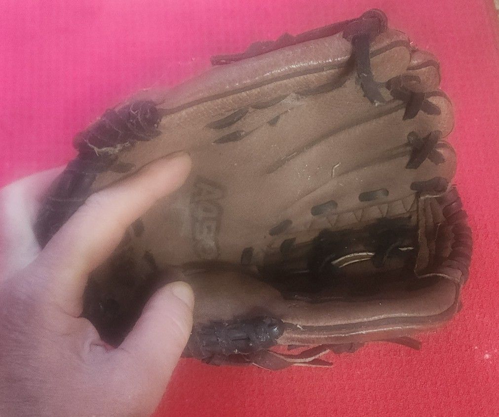 Kids' Left-handed Baseball Glove