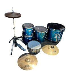 Rockwood 5-Piece Drum Kit w Zildjian ZHT cymbals