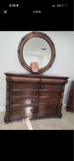 King size Bedroom set ( deliver available)