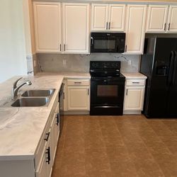 Epoxy Resin And Refinished Cabinets 