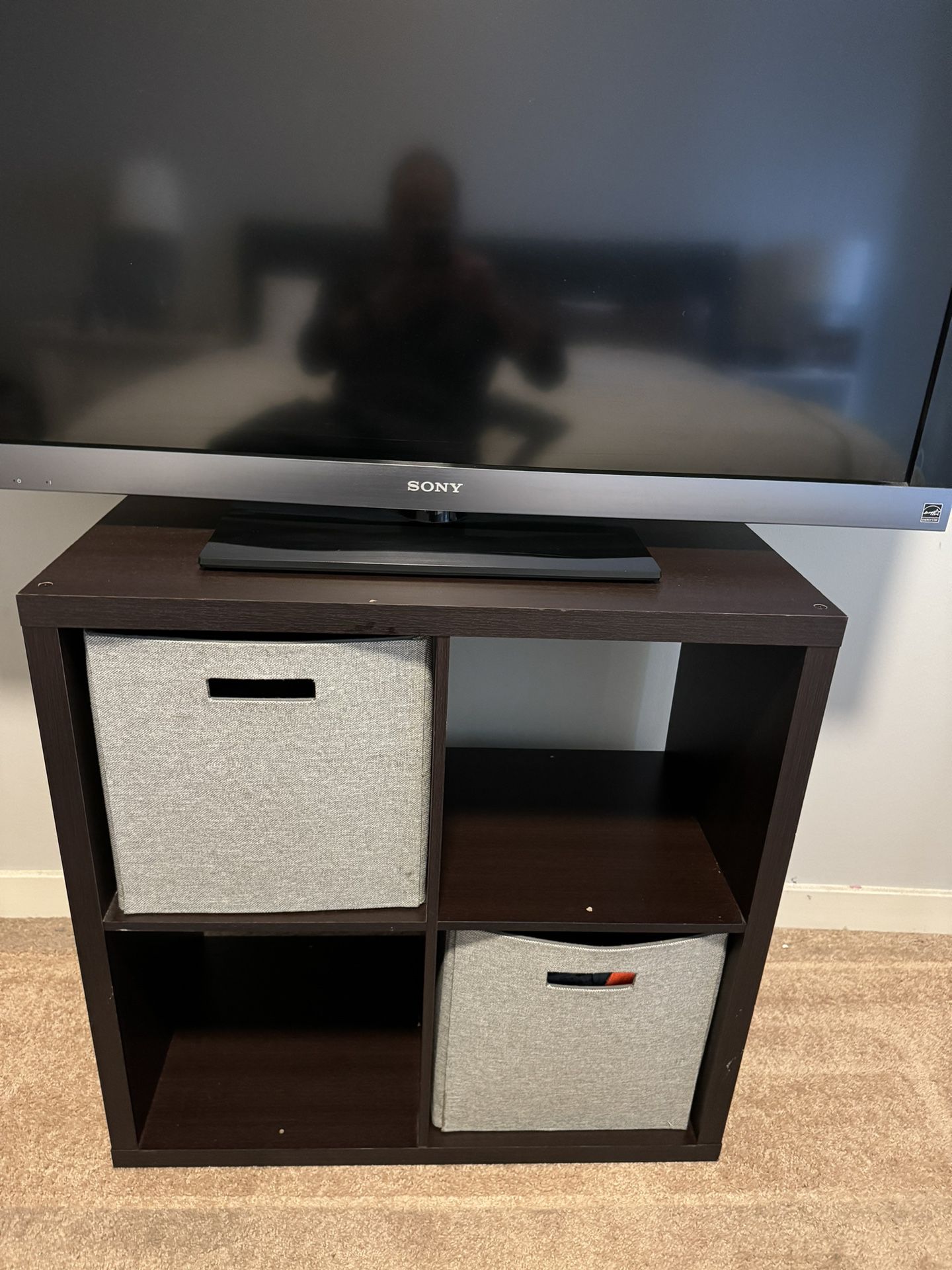 Brown TV stand/storage table/bookcase