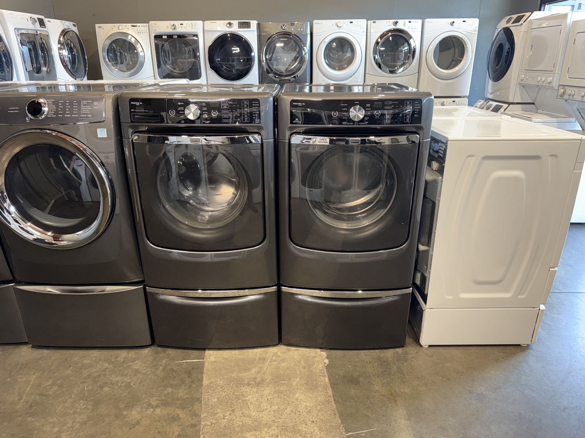 MAYTAG XL CAPACITY WASHER DRYER ELECTRIC SET