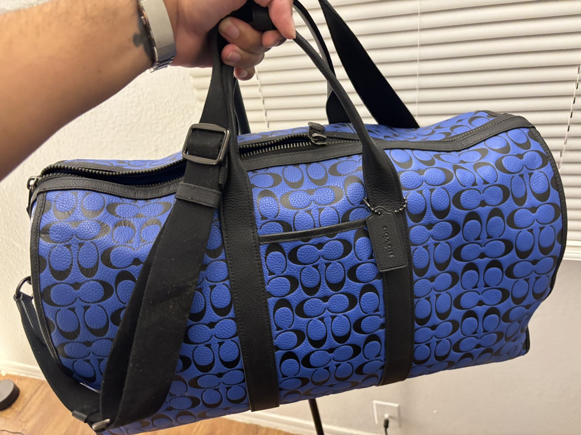 COACH DUFFLE / GYM BAG WITH DOPP KIT
