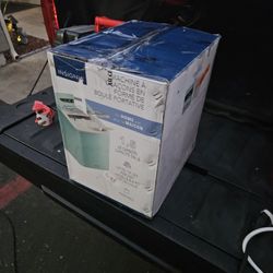 Insignia Ice Maker Tiffany Blue 1.5 G Brand New In Box