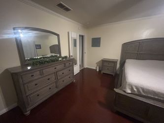 King Bedroom Furniture Set (includes Bed Frame, Dresser w/mirror, and 2 Nightstands)