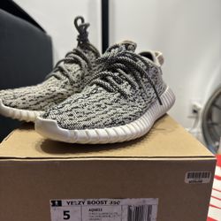 Yeezy Boost 350 Turtle Dove Size 5 100% Authentic