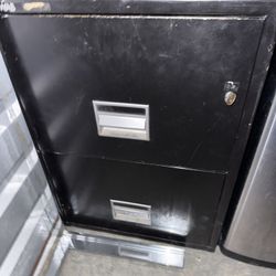 SCHWAB 5000 LOCKING FIREPROOF FILING CABINET SAFE W/ KEYS.