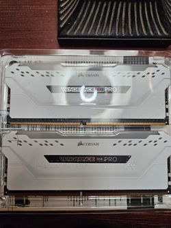 Corsair Vengeance RGB 3200MHz 16 GB (8x2) DDR4 Ram