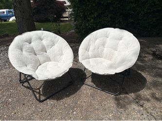 Folding lounge chairs metal base