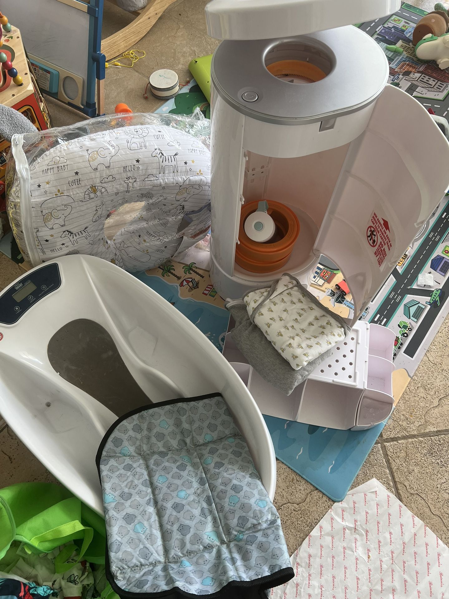 Bundle Newborn Baby  ( Diaper Pail , Bath Tub With Weight And Temperature Baby Pillow And Etc