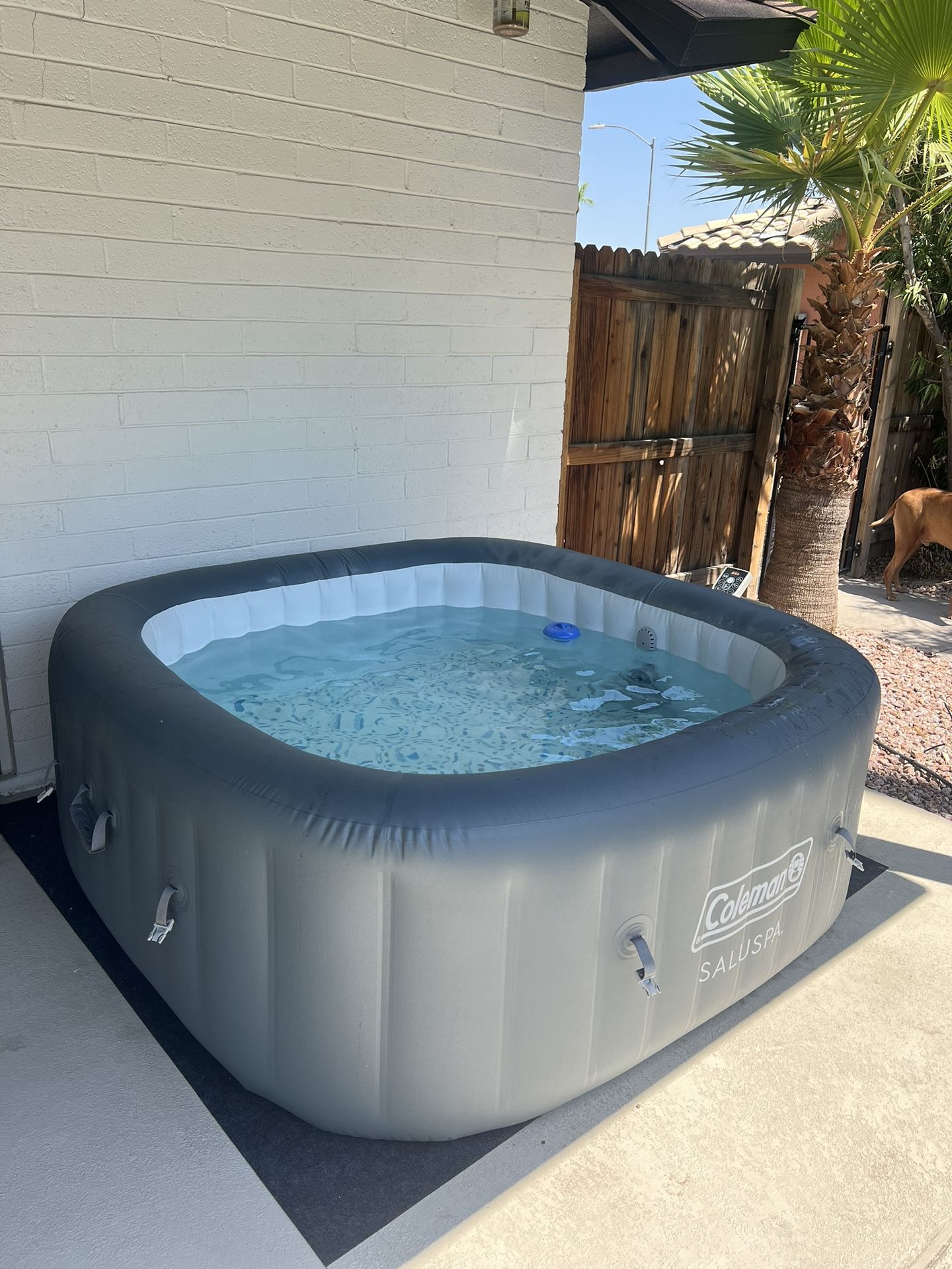 4 to 6 Person Inflatable Hot Tub - Square