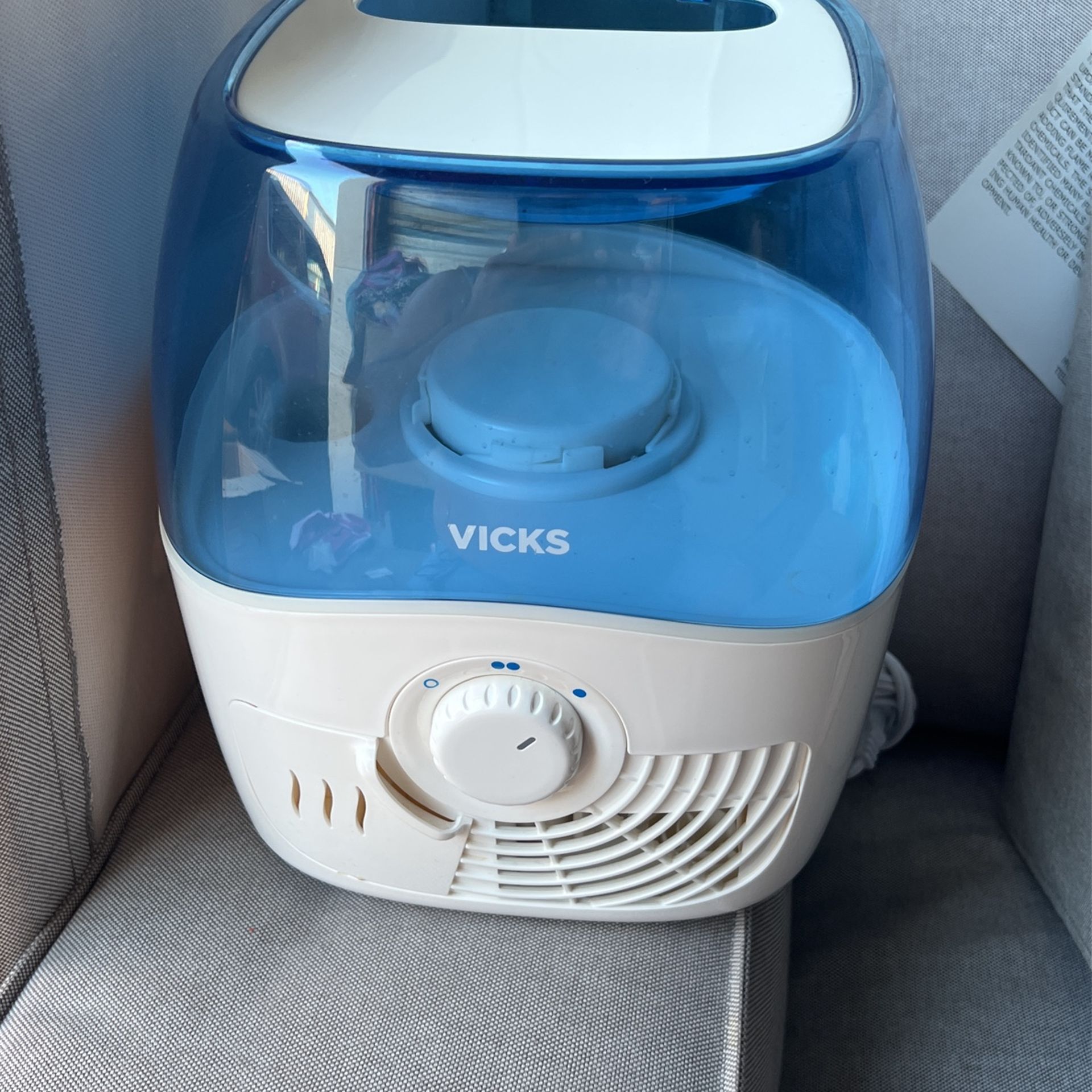 Vicks Filtered Cool Moisture Humidifier - White