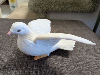 Decorative Porcelain "Love Doves"