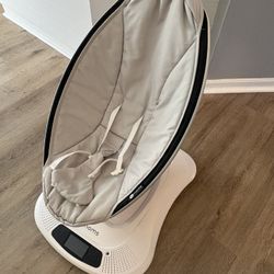 4moms Mamaroo Baby Swing