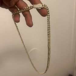 14k Cuban Chain