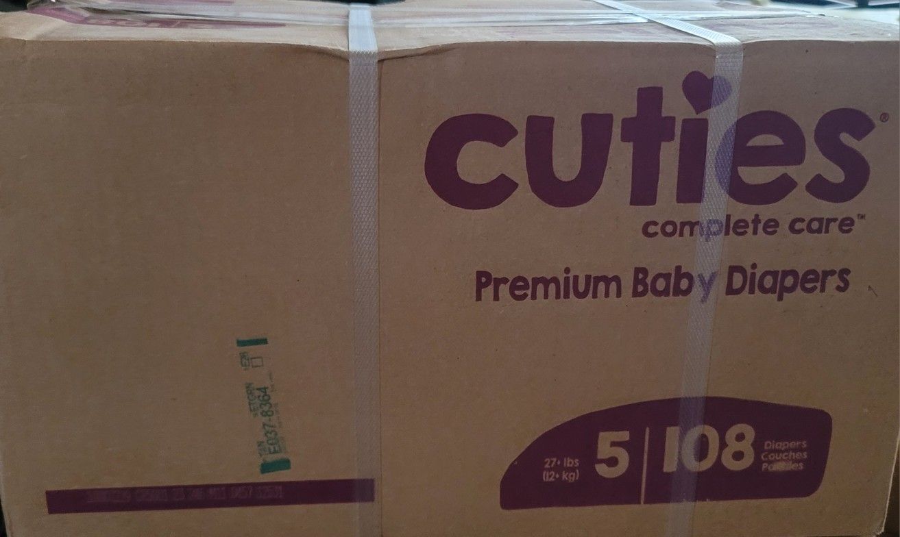 CUTIES Baby Pampers Size 5. Read Description