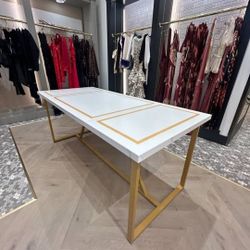 WHIT & Gold Table
