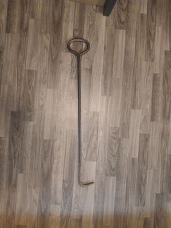 Man hole cover remove tool