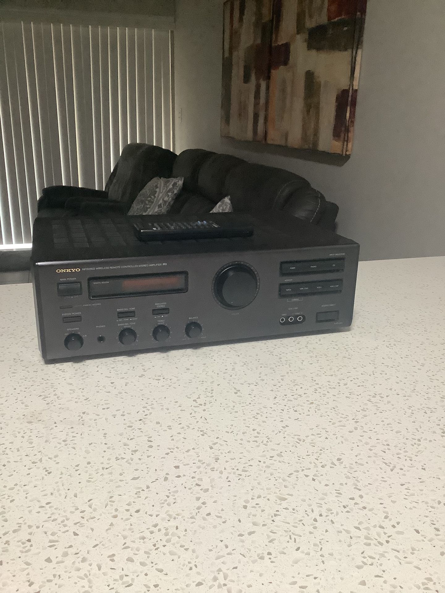 * ONKYO * HIGH POWER AUDIOPHILE-GRADE STEREO AMPLIFIER WITH REMOTE . GREAT SOUNDING AMPLIFIER IN LIKE NEW CONDITION . MUST BE SEEN TO APPRECIATE .